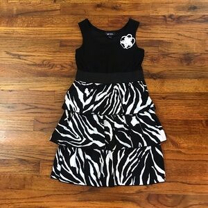 Girls Amy Byer Zebra Print B&W Dress
Dressy Occassion Church Wedding Party Event